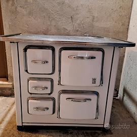 Meravigliosa stufa anni 50