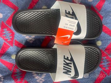 Ciabatte mare piscina