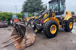 PALA GOMMATA NEW-HOLLAND W 130 TC (+ FORCHE)