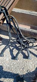Supporto laterale in ghisa,  panchine in legno