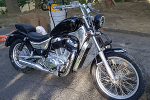 Suzuki Vs intruder 750