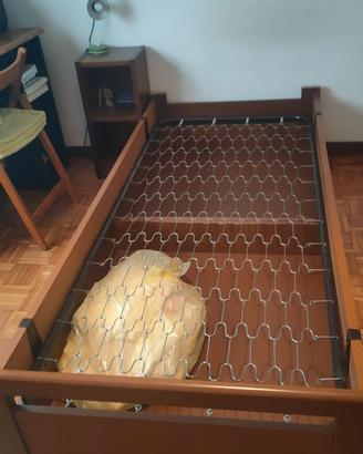 Letto singolo in legno con rete a molle e cassetto
