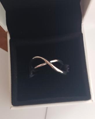 anello infinito linea sinuosa 