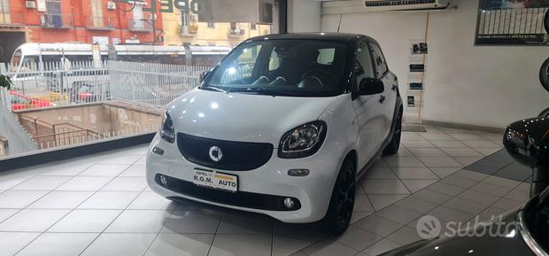 Smart ForFour 70 1.0 AUTOMATICA Youngster B-COLOR