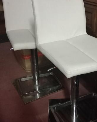set 2 sgabelli argento e bianco pelle