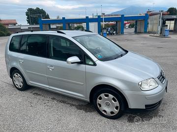 Volkswagen touran anno 2003