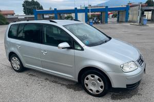 Volkswagen touran anno 2003