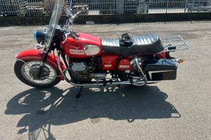 Moto Guzzi v7 700 creola
