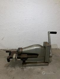 Taglierino per lastre