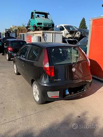 Ricambi Fiat Punto 2 2005 - Varie vetture per rica