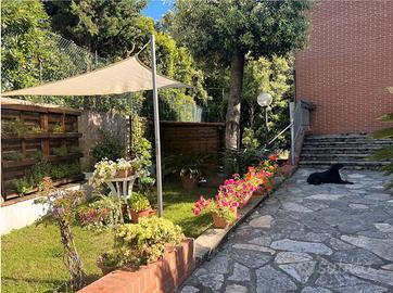 Tirrenia: quadrilocale ristrutturato con giardino