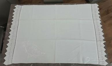Asciugamani antico in lino pizzo ricamo e iniziali