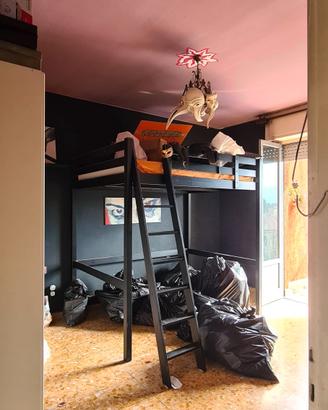 letto matrimoniale  nero ikea a soppalco