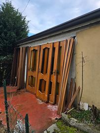 5 porte di legno e vetro