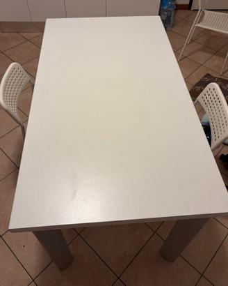Tavolo 140x80cm con 4 sedie
