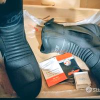 stivali motociclista nuovi tg 42.5