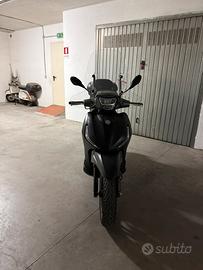 Piaggio Beverly 400 Deep black