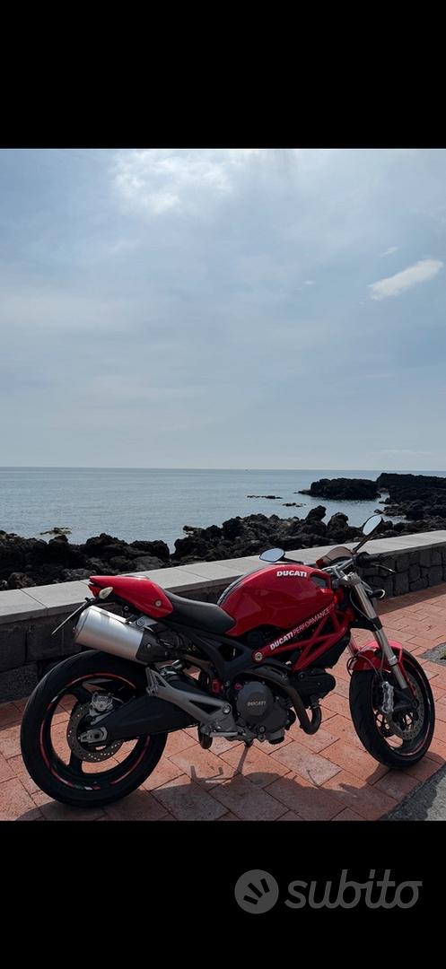 Ducati monster 696