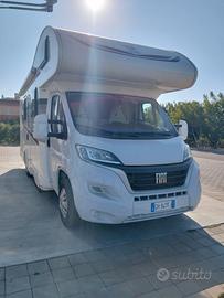 Camper Mansardato Rimor seal9 - 7 posti viaggio 