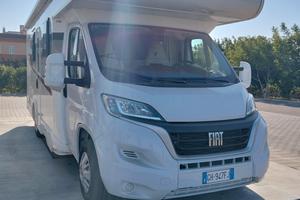 Camper Mansardato Rimor seal9 - 7 posti viaggio 