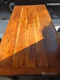 TAVOLO IN LEGNO DI ACACIA