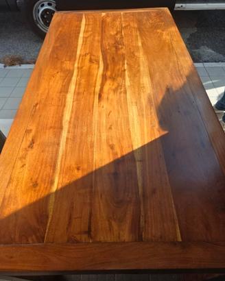 TAVOLO IN LEGNO DI ACACIA
