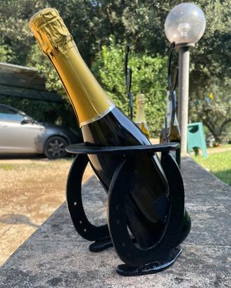 Porta bottiglie singolo da tavola. arredo western