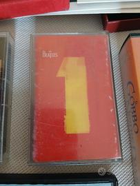 Lotto :Beatles + CD +Altro 