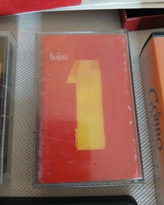 Lotto :Beatles + CD +Altro 