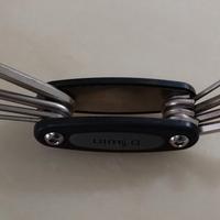 Attrezzo per bici multifunzione 