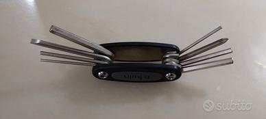 Attrezzo per bici multifunzione 