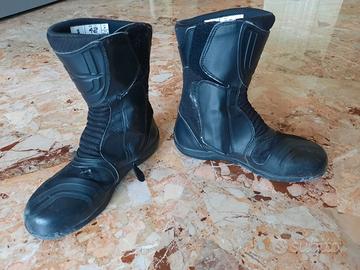Scarpa moto a gambaletto