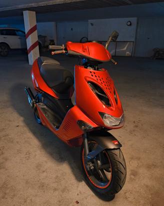 Aprilia SR 50 scooter restaurato 