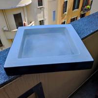 Vaso quadrato 40 x 40 esterno, 30 x 30 interno.