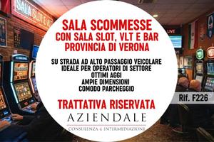 Attività / Licenza di 450 m² con 2 locali a Verona