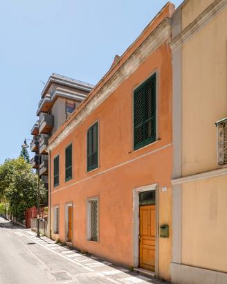 Palazzina indipendente 300 mq, frazionabile