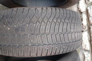  4 gomme invernali buoni 235/55 R17 anno 20 