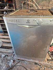 lavastoviglie  indesit 
