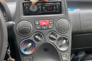 Fiat Panda nera a metano