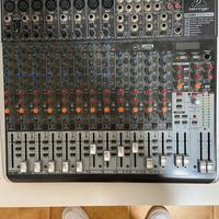 mixer behringer 8 canali