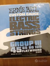 2 set di corde per basso elettrico nuove