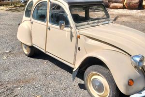 CITROEN 2 CV - DYANA 6