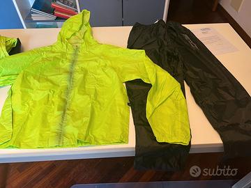 COMPLETO ANTIPIOGGIA AXO