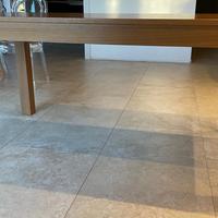 Tavolo in legno massiccio allungabile