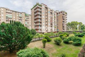 3 LOCALI CON TERRAZZINO