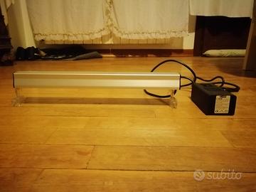 Plafoniera con lampada da 8W per acquario 