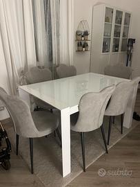 Tavolo con sei sedie velluto