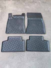 Tappetini  in gomma per Mercedes GLB.