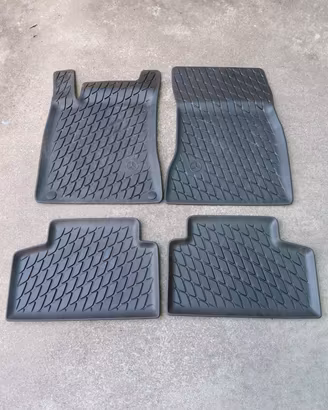 Tappetini  in gomma per Mercedes GLB.