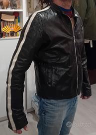 giubbino uomo in pelle nero.